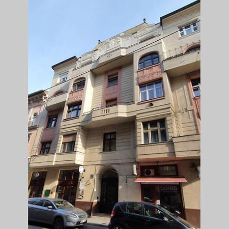 A Nice Apartment In The Heart Of Budapest. Buitenkant foto